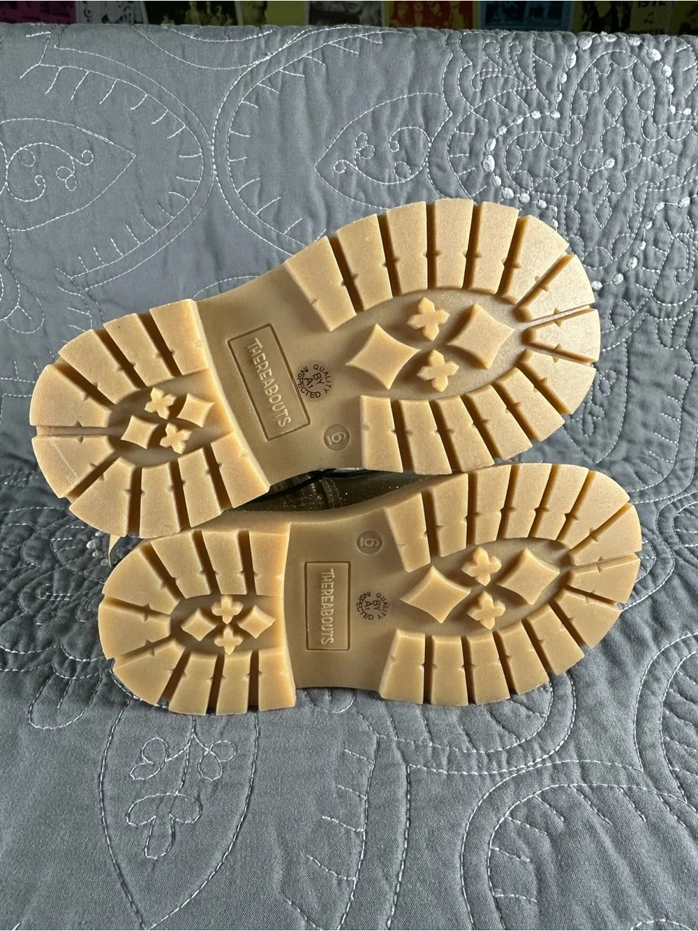 Thereabouts Toddler Girls Lil Elisa Gold Chelsea Boots NWT Size Toddler 6